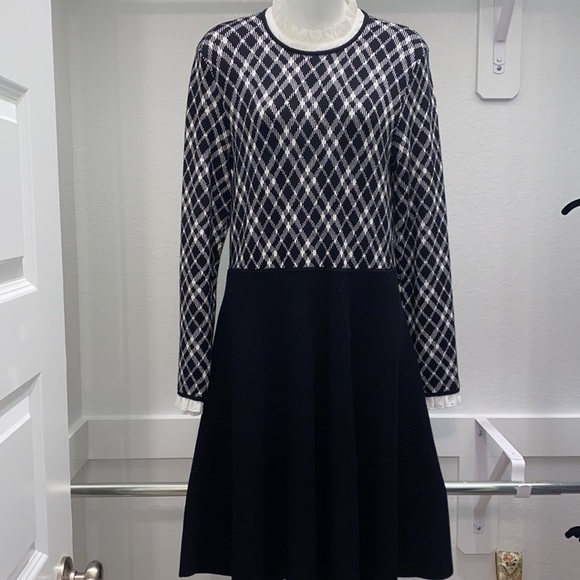 Cece Knit Dress - Picture 2 of 3